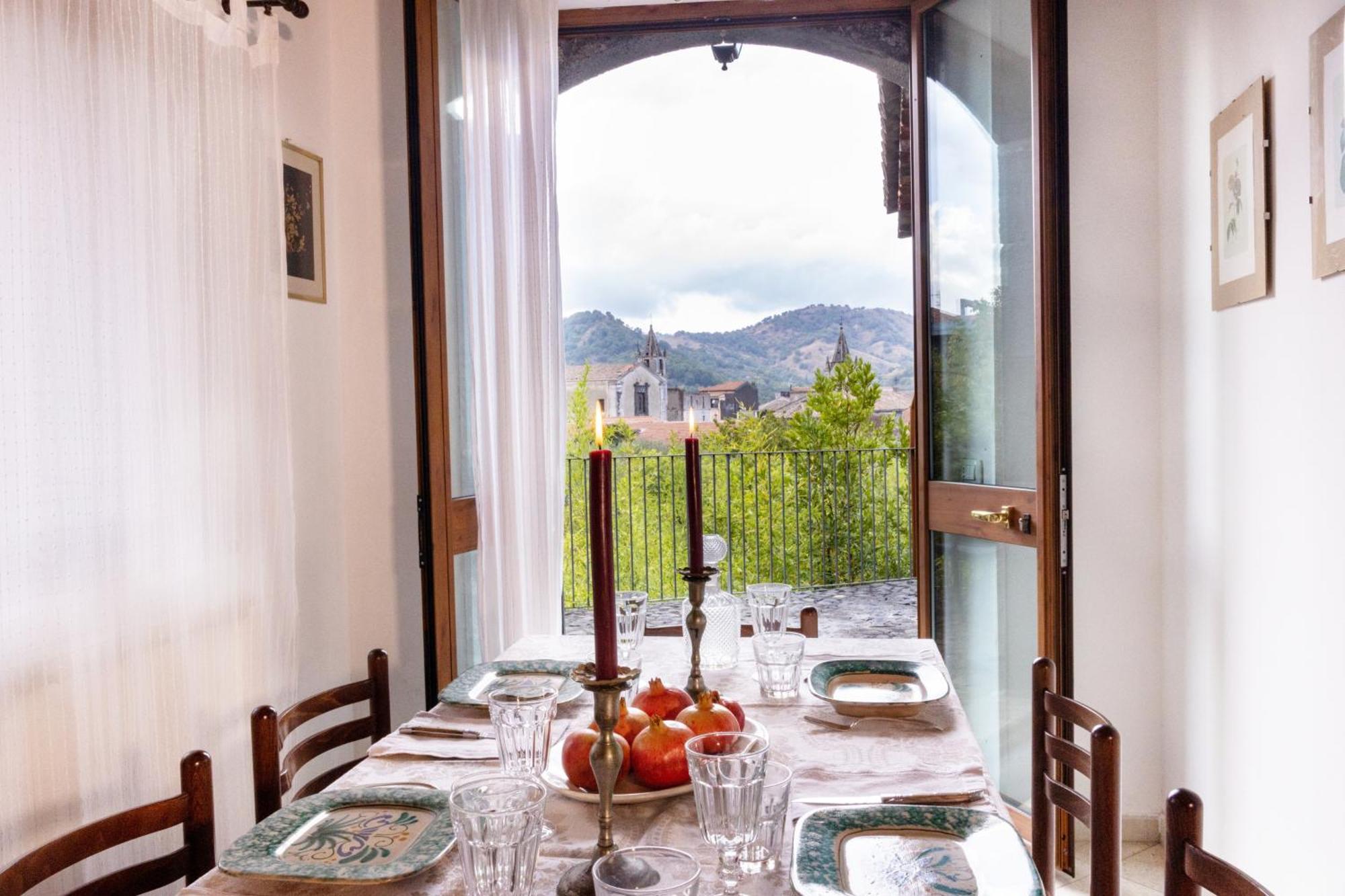Palazzo Previtera Hotel Linguaglossa Bilik gambar